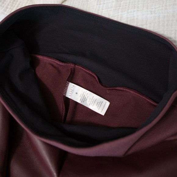 Spanx Assets Red Wine Faux Leather Leggings Small - Picture 12 of 14